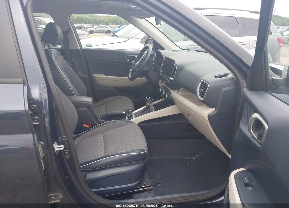 2022 HYUNDAI VENUE VIN: KMHRC8A34NU208657