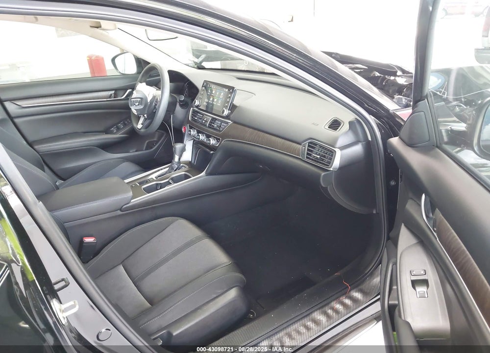 2019 HONDA ACCORD VIN: 1HGCV1F44KA002847
