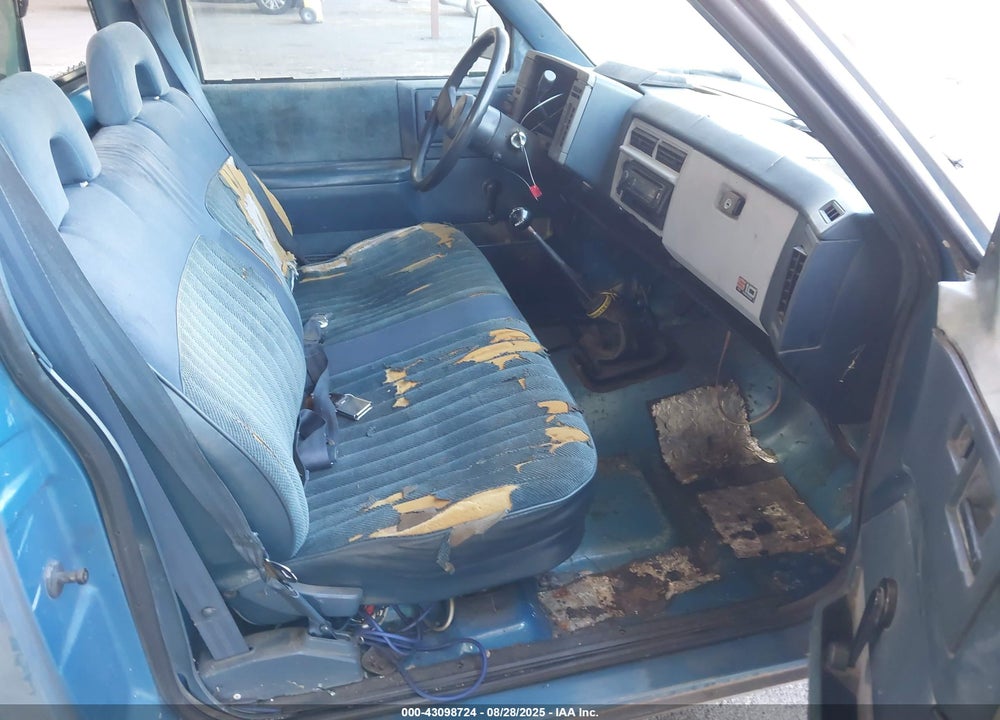 1993 CHEVROLET S TRUCK VIN: 1GCCS14R9P8127718