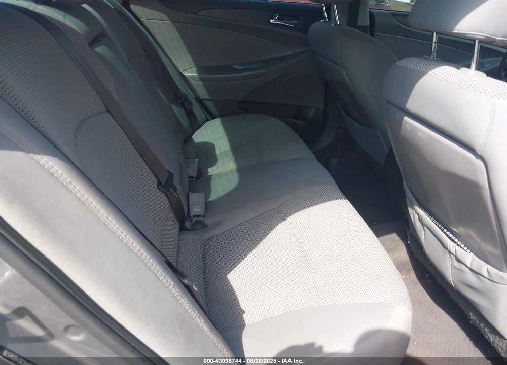 2014 HYUNDAI SONATA VIN: 5NPEB4AC8EH916578