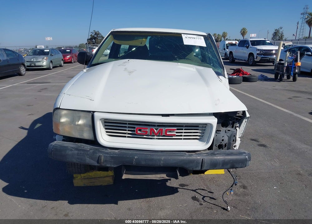 1998 GMC SONOMA SL VIN: 1GTCS14X5WK518588
