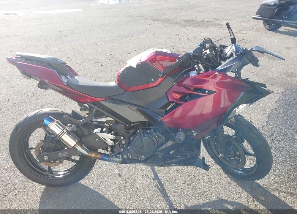 2021 KAWASAKI EX400 VIN: JKAEXKG13MDAB5918