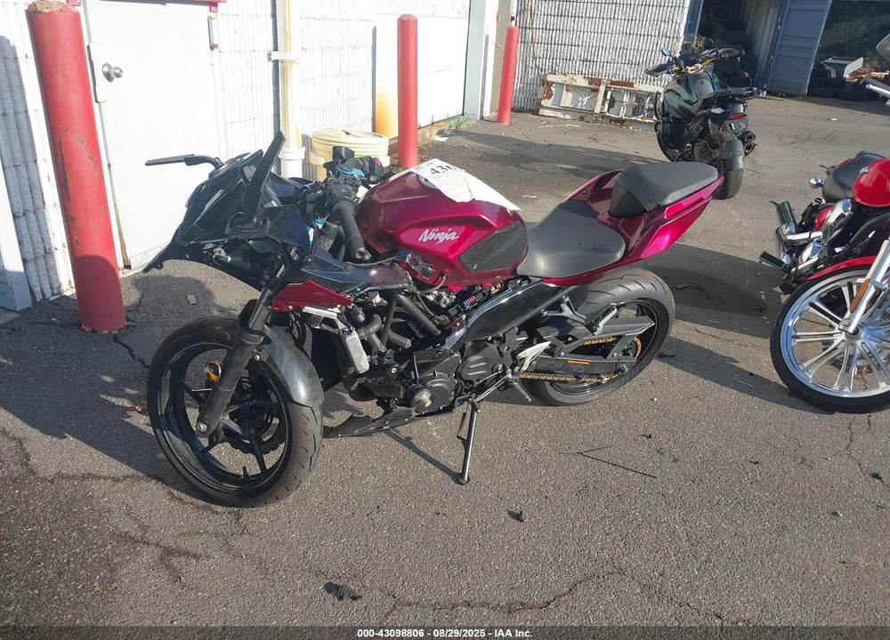 2021 KAWASAKI EX400 VIN: JKAEXKG13MDAB5918