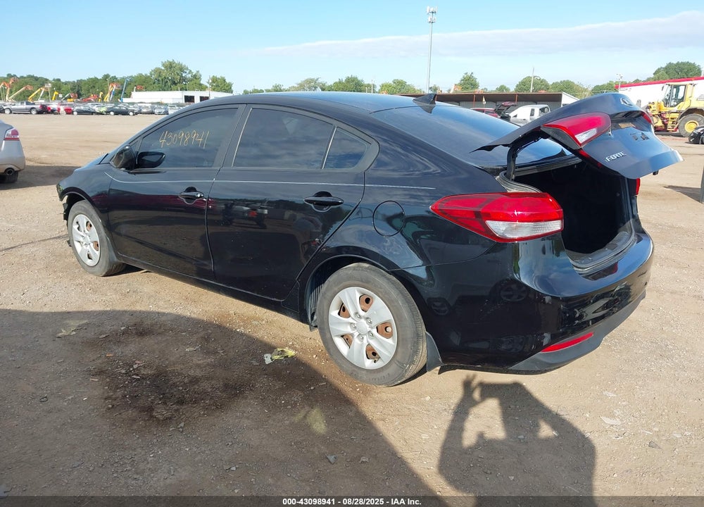 2017 KIA FORTE VIN: 3KPFK4A76HE159308