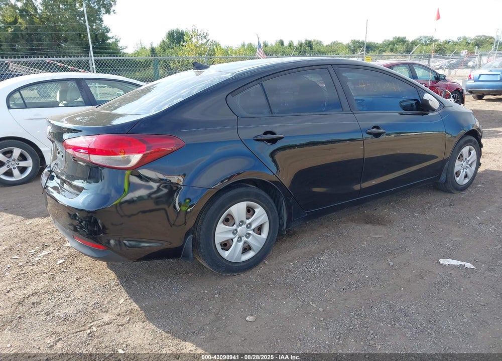2017 KIA FORTE VIN: 3KPFK4A76HE159308
