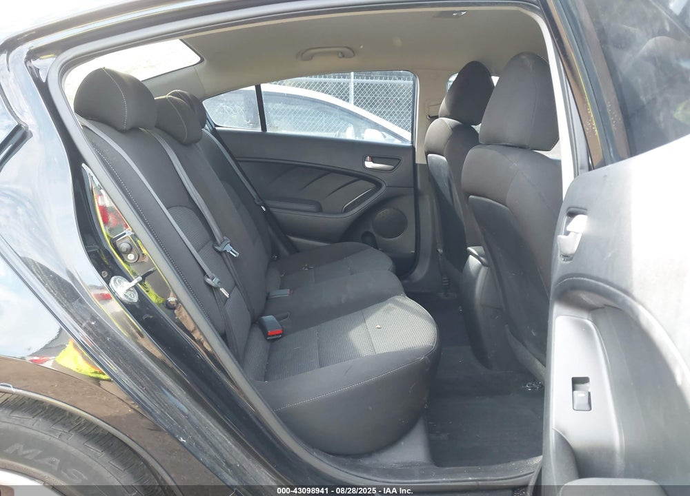 2017 KIA FORTE VIN: 3KPFK4A76HE159308