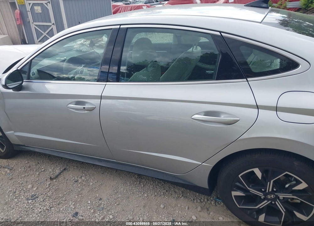 2025 HYUNDAI SONATA VIN: KMHL64JA9SA484754