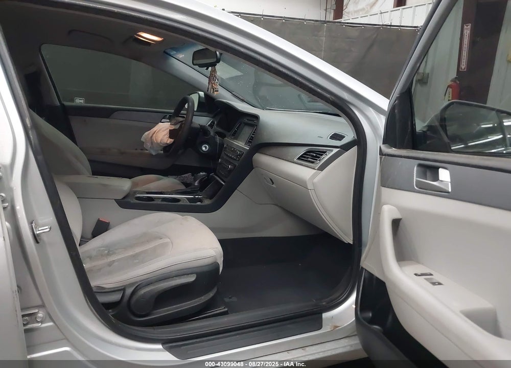 2017 HYUNDAI SONATA VIN: 5NPE24AF6HH527212