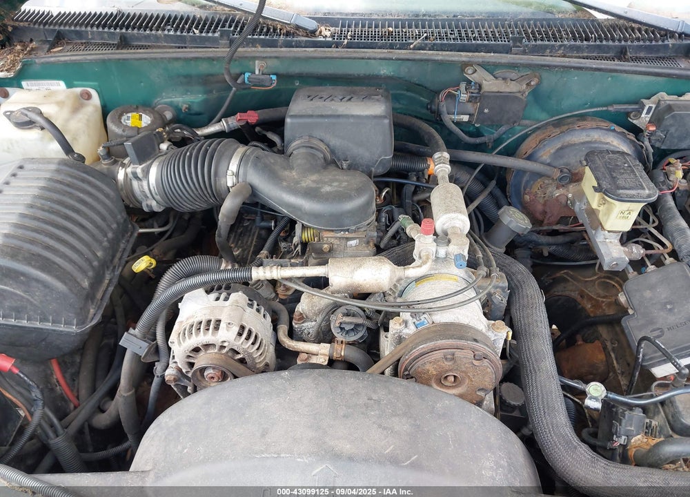 1999 CHEVROLET TAHOE LS VIN: 1GNEK13R0XJ404878