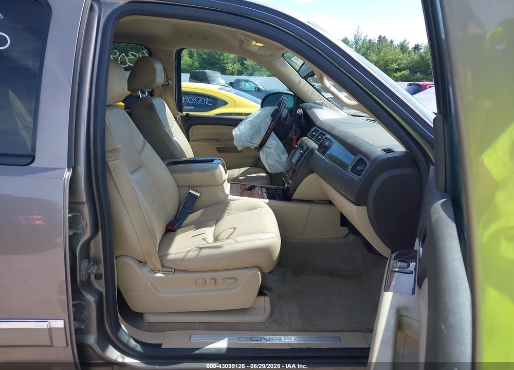 2014 GMC YUKON XL VIN: 1GKS2MEFXER151393
