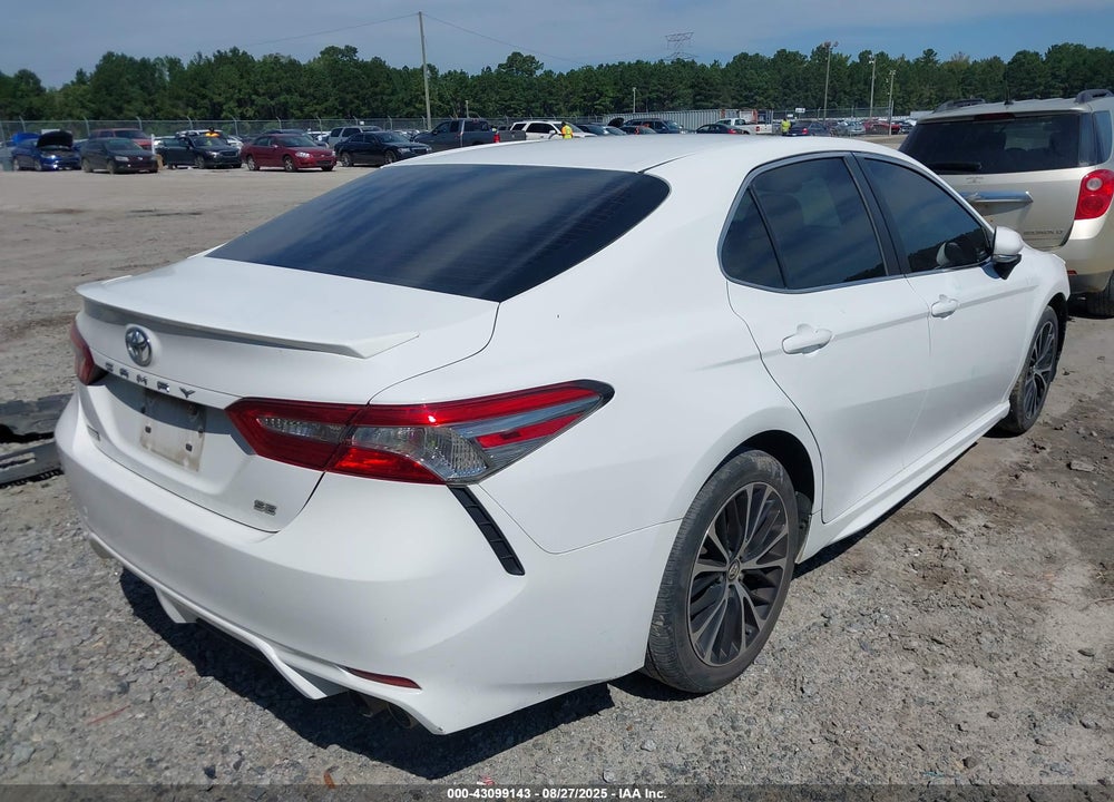 2018 TOYOTA CAMRY VIN: 4T1B11HK7JU515360
