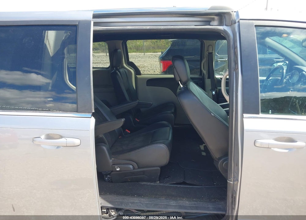 2019 DODGE GRAND CARAVAN SXT VIN: 2C4RDGCG1KR744180