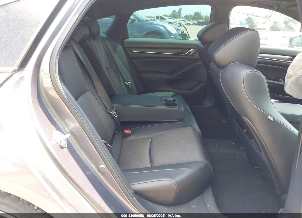 2014 INFINITI Q50 VIN: JN1BV7AP1EM674014