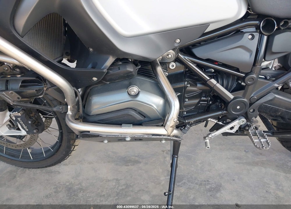 2016 BMW R1200 GS ADVENTURE VIN: WB10A1206GZ666508