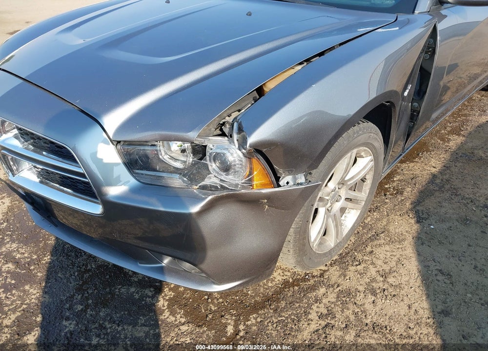 2011 DODGE CHARGER VIN: 2B3CL5CT4BH572194