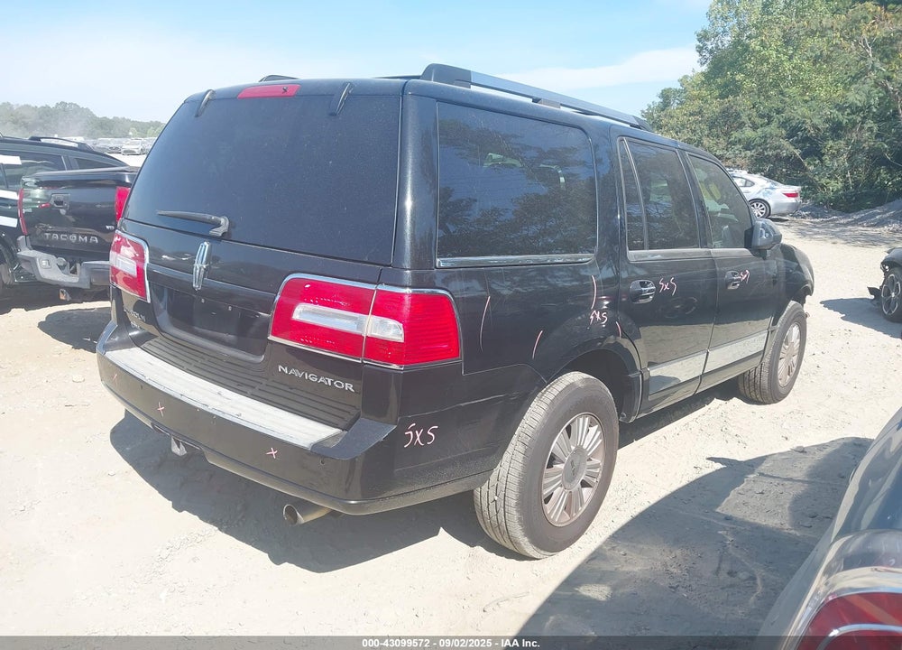 2011 LINCOLN NAVIGATOR VIN: 5LMJJ2H58BEJ05106