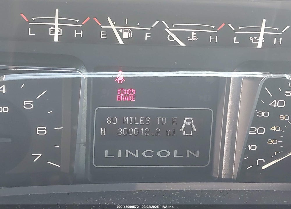 2011 LINCOLN NAVIGATOR VIN: 5LMJJ2H58BEJ05106