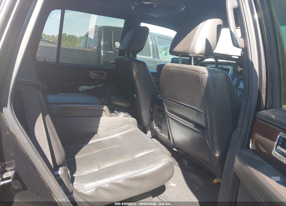 2011 LINCOLN NAVIGATOR VIN: 5LMJJ2H58BEJ05106