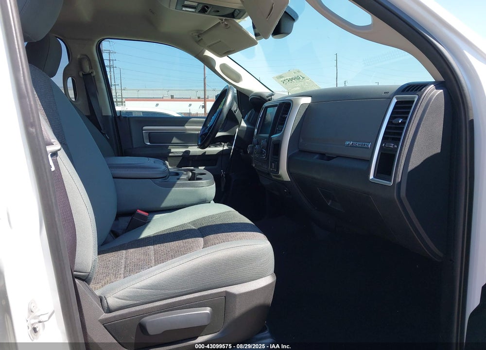 2017 RAM 1500 VIN: 1C6RR6LG2HS556262