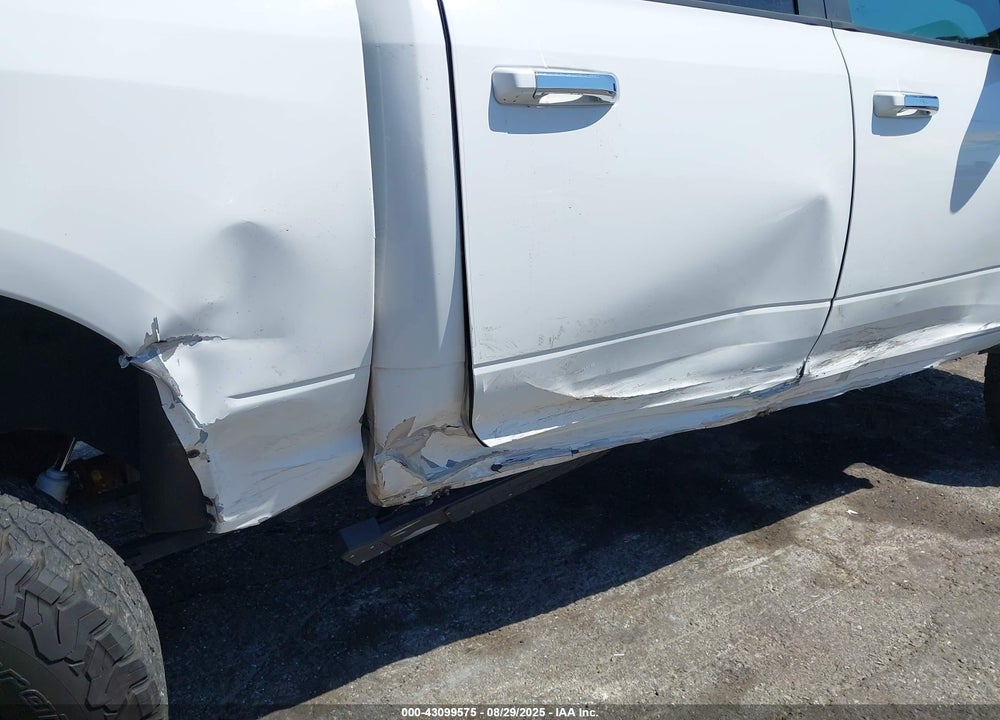 2017 RAM 1500 VIN: 1C6RR6LG2HS556262