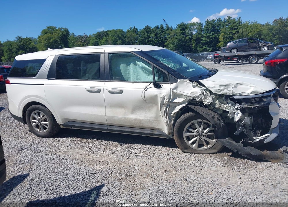 2023 KIA CARNIVAL MPV LX SEAT PACKAGE VIN: KNDNB4H32P6290657