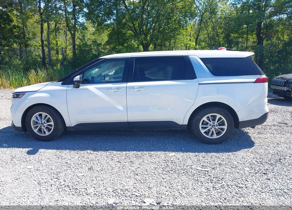 2023 KIA CARNIVAL MPV LX SEAT PACKAGE VIN: KNDNB4H32P6290657