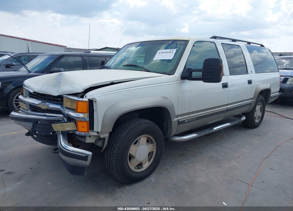 1999 CHEVROLET SUBURBAN 1500 LT VIN: 3GNFK16R4XG192360