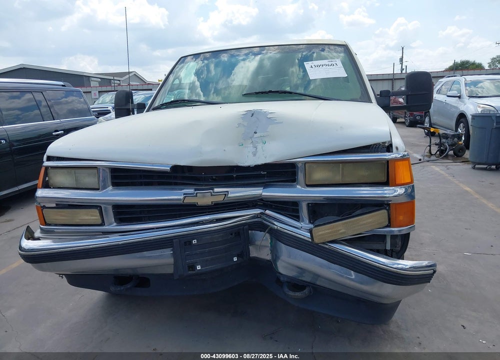 1999 CHEVROLET SUBURBAN 1500 LT VIN: 3GNFK16R4XG192360