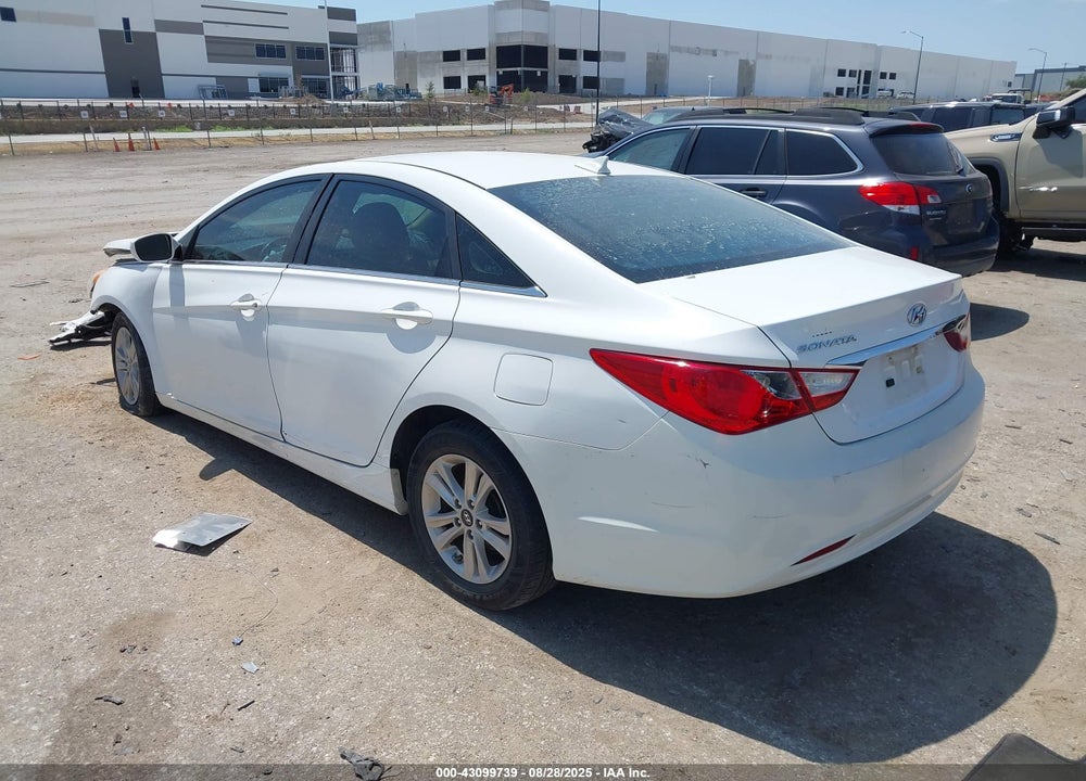 2013 HYUNDAI SONATA VIN: 5NPEB4AC1DH712638