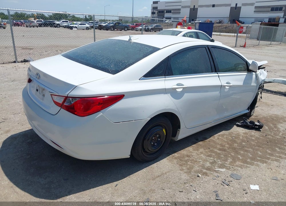 2013 HYUNDAI SONATA VIN: 5NPEB4AC1DH712638