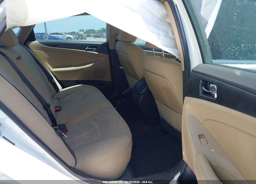 2013 HYUNDAI SONATA VIN: 5NPEB4AC1DH712638