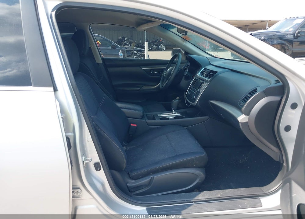 2017 NISSAN ALTIMA VIN: 1N4AL3AP3HC194094