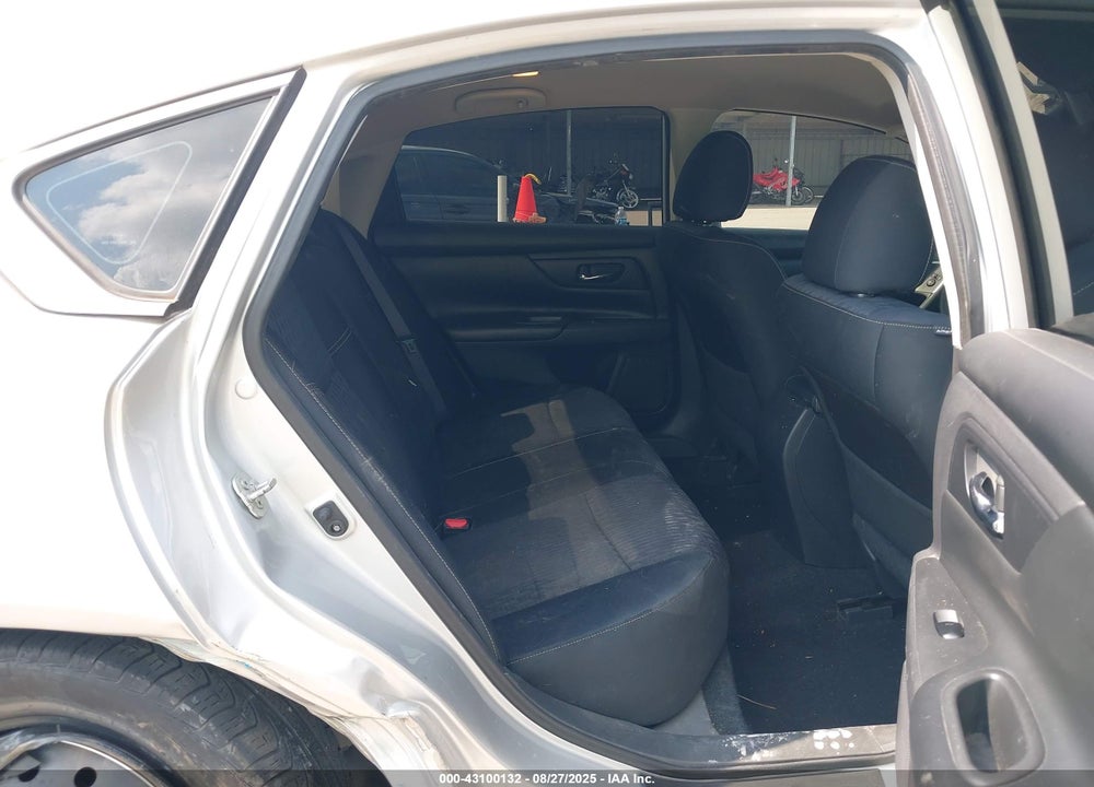 2017 NISSAN ALTIMA VIN: 1N4AL3AP3HC194094