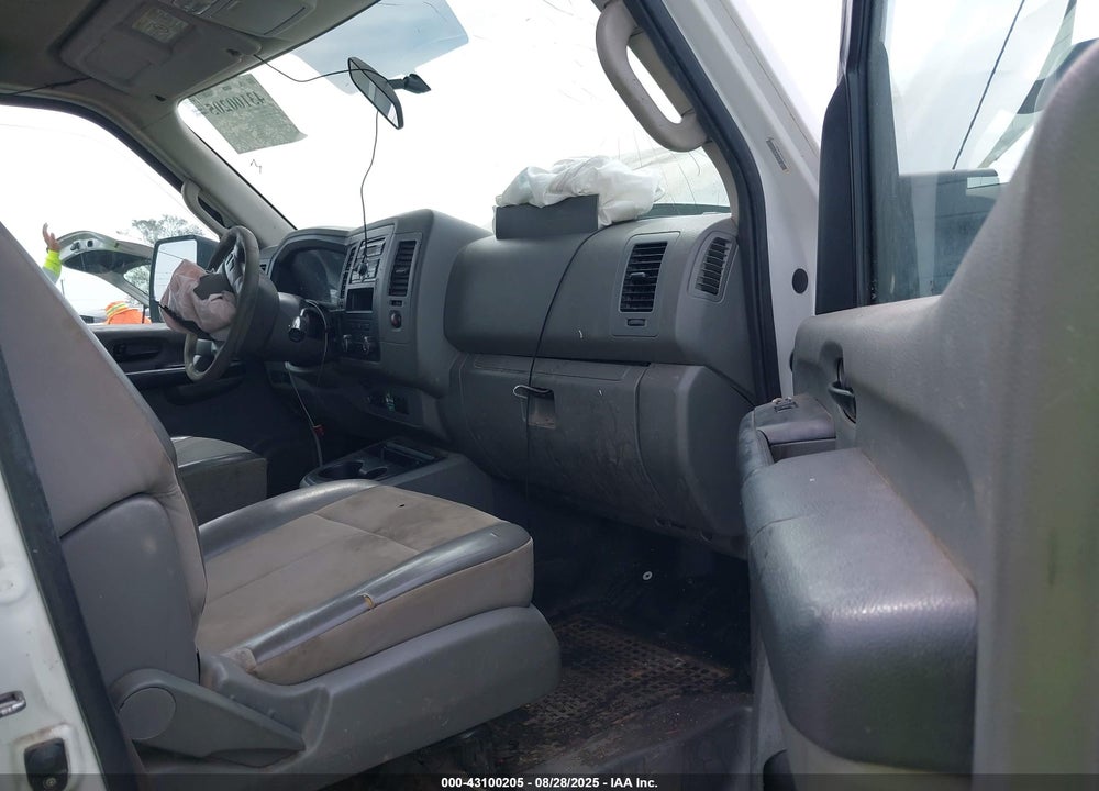 2015 NISSAN NV CARGO NV2500 HD VIN: 1N6AF0KX7FN803930