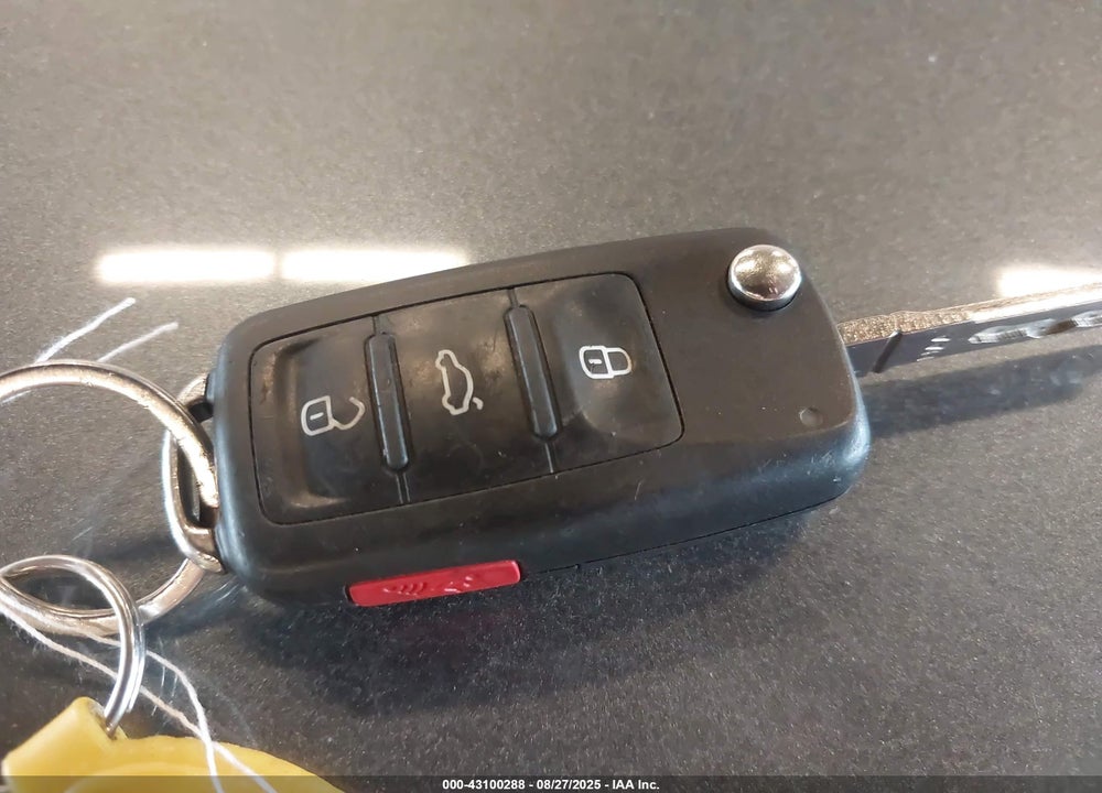 2013 VOLKSWAGEN JETTA VIN: 3VW4A7AJ0DM215697