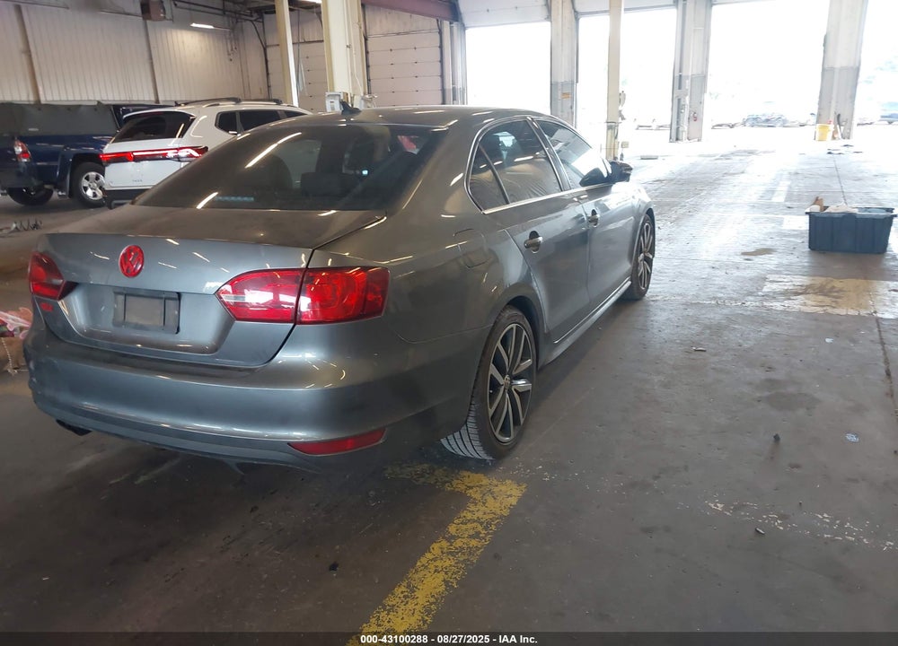 2013 VOLKSWAGEN JETTA VIN: 3VW4A7AJ0DM215697