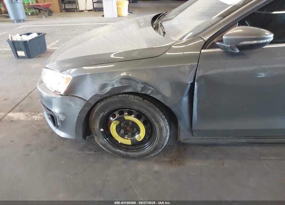2013 VOLKSWAGEN JETTA VIN: 3VW4A7AJ0DM215697