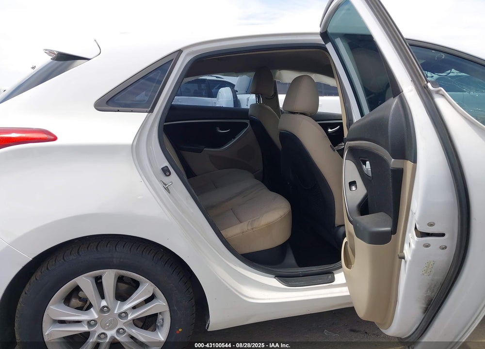 2013 HYUNDAI ELANTRA VIN: KMHD35LE3DU079204