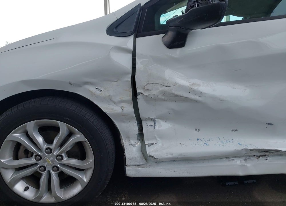 2019 CHEVROLET CRUZE VIN: 3G1BC6SM1KS546877