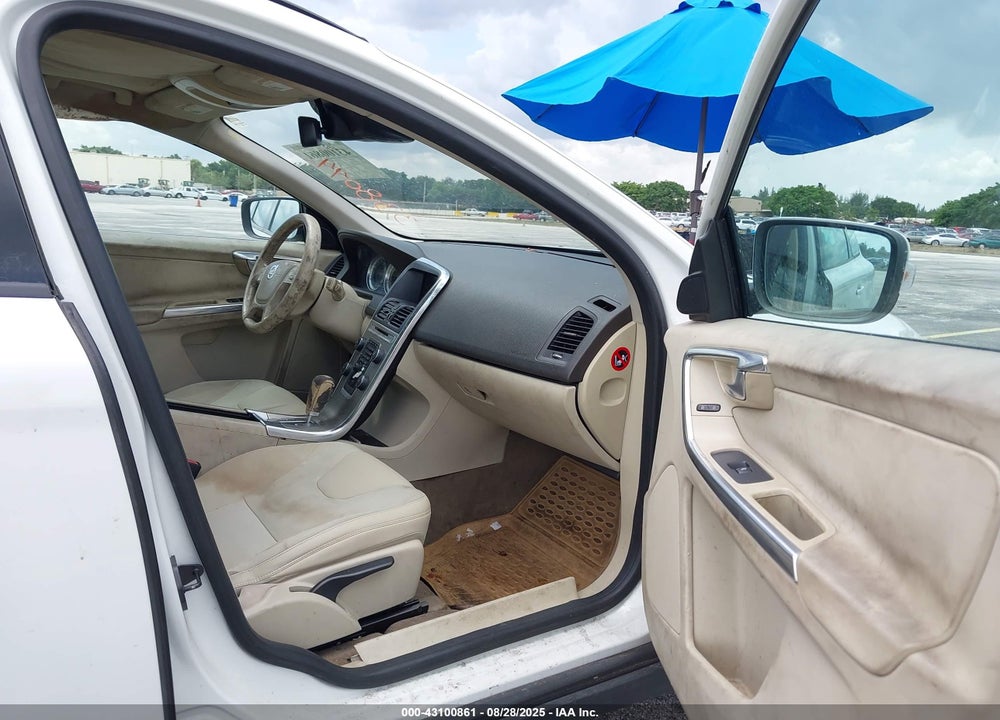 2012 VOLVO XC60 VIN: YV4952DL0C2338044