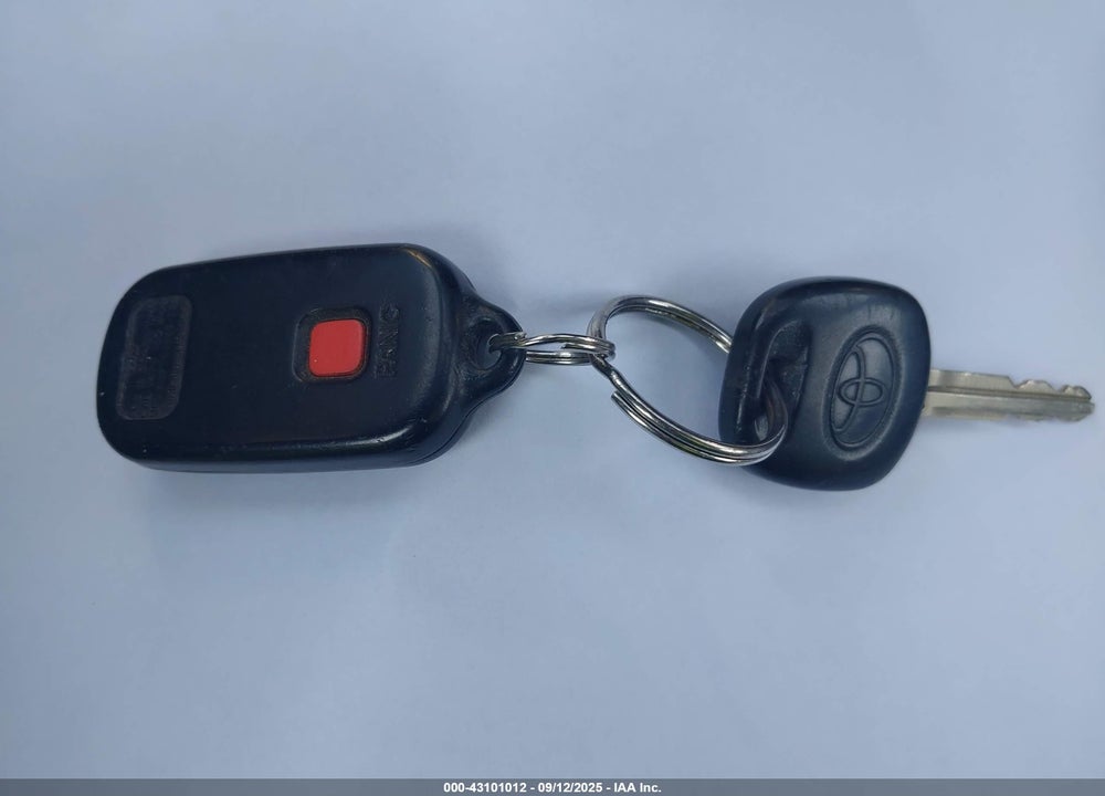 2008 TOYOTA COROLLA LE VIN: 1NXBR32E98Z044202