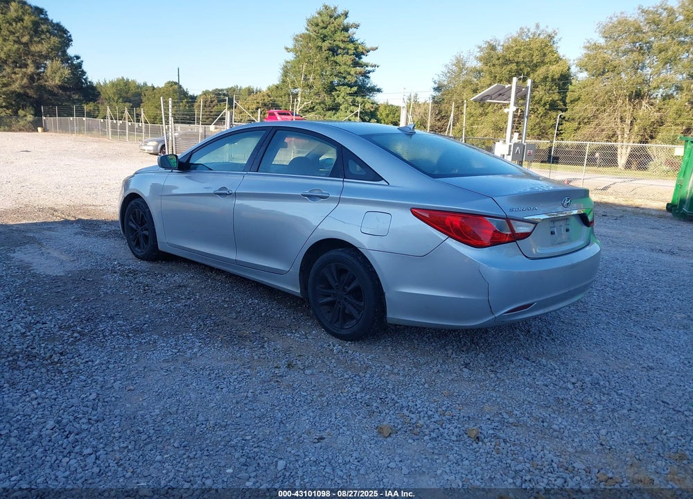 2013 HYUNDAI SONATA GLS VIN: 5NPEB4AC4DH657781
