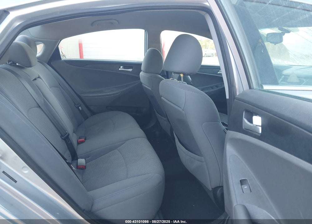 2013 HYUNDAI SONATA GLS VIN: 5NPEB4AC4DH657781