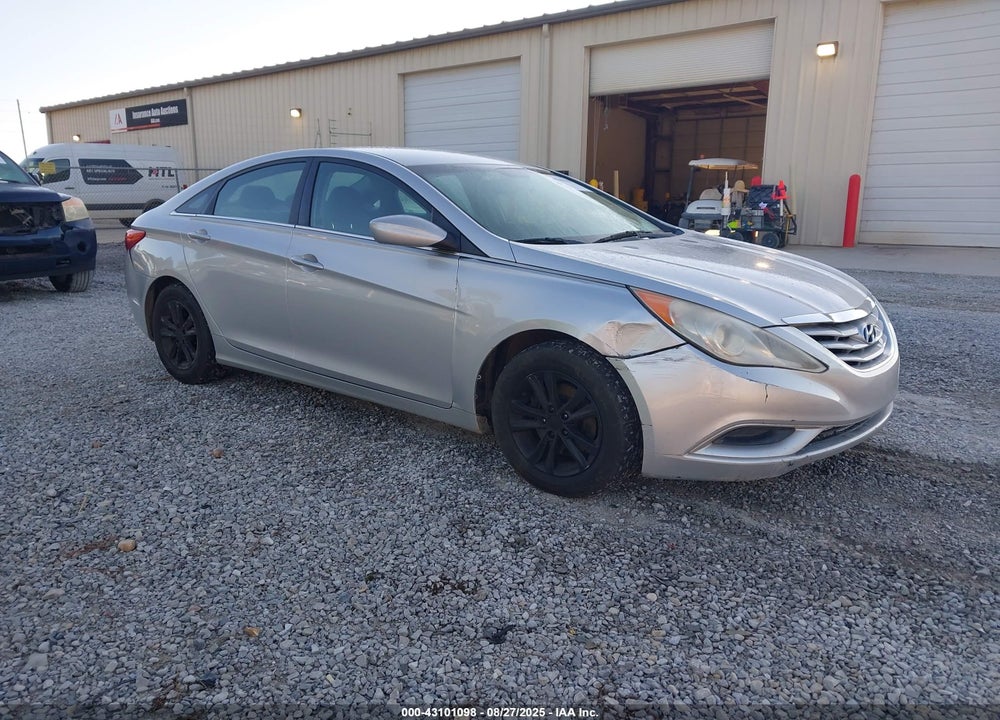 2013 HYUNDAI SONATA GLS VIN: 5NPEB4AC4DH657781
