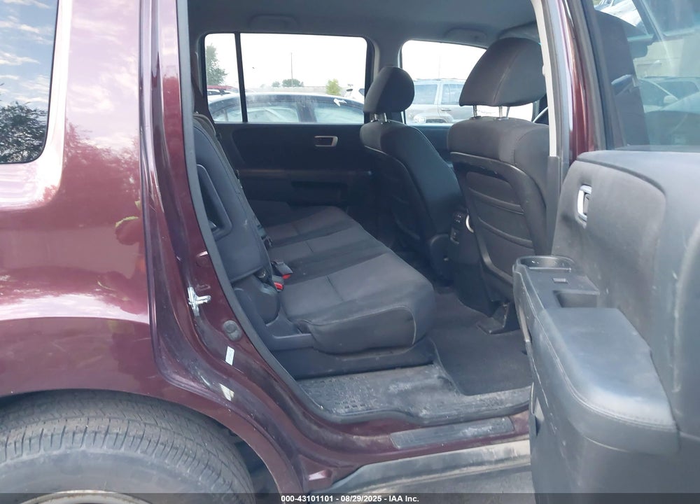 2011 HONDA PILOT VIN: 5FNYF4H20BB031249