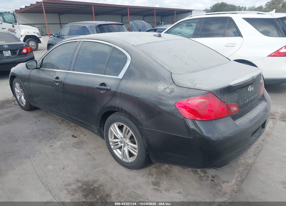 2015 INFINITI Q40 VIN: JN1CV6APXFM500913