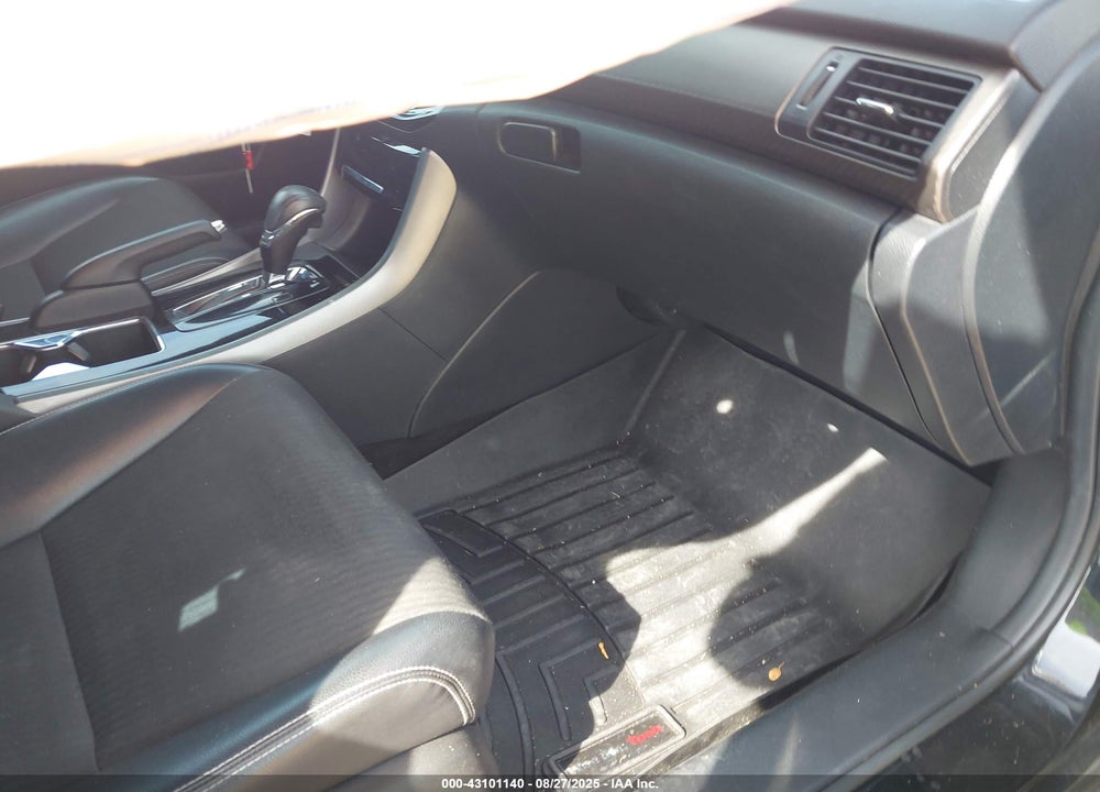 2016 HONDA ACCORD VIN: 1HGCR2F5XGA136885