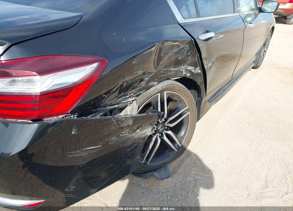 2016 HONDA ACCORD VIN: 1HGCR2F5XGA136885