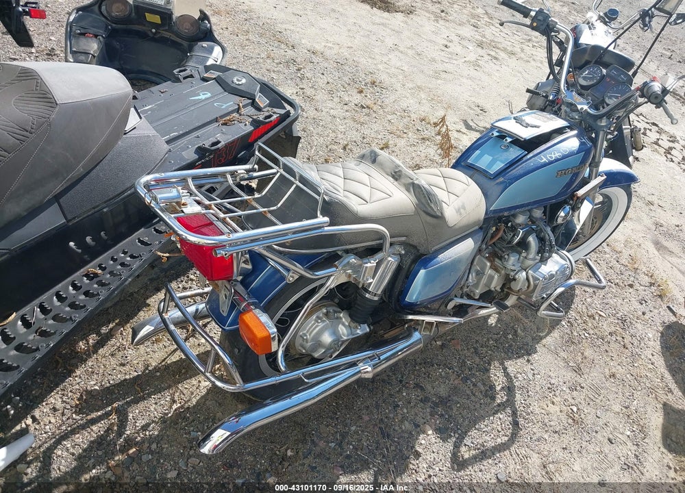 1982 HONDA GL1100 VIN: 1HFSC0203CA209718