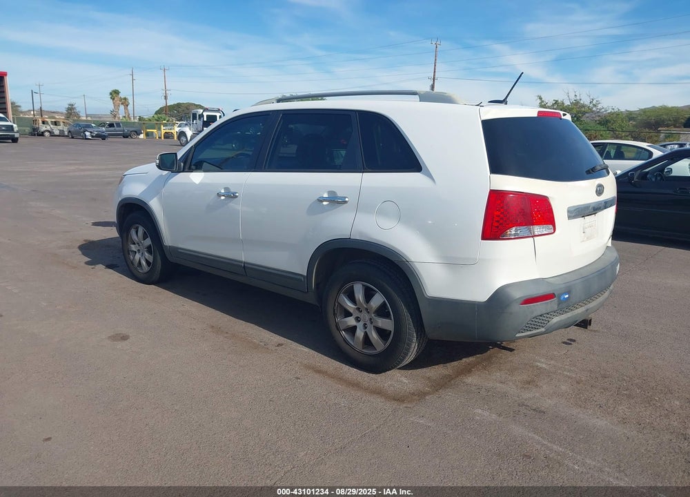 2011 KIA SORENTO LX V6 VIN: 5XYKT4A27BG136162